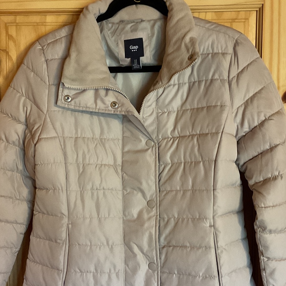 GAP Women's Beige Puffer Coat